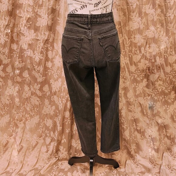 Levi's 711 Skinny Jeans, Size 33, Gently Used - Picture 2 of 6